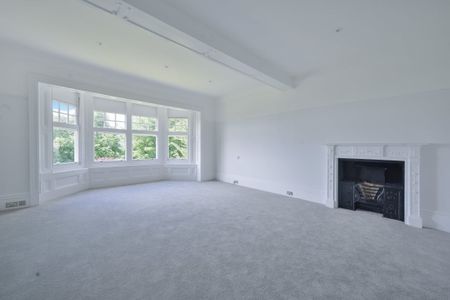 4 bedroom apartment to rent - Photo 2