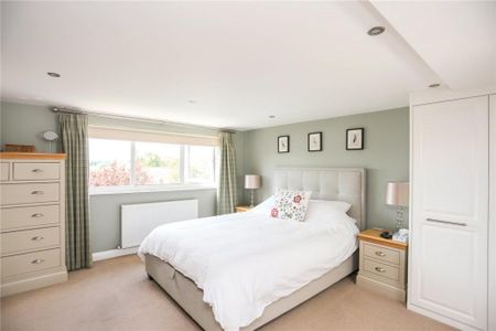 4 bedroom semi-detached house to rent - Photo 5