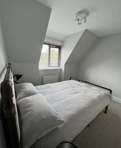 Double room in a newly renovated house - Photo 4