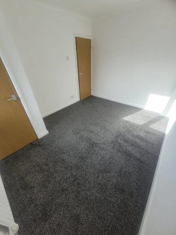 2 bedroom semi-detached house to rent - Photo 2