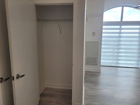 For Lease - 2490 Old Bronte Road Unit# 807, Oakville, Ontario - Photo 3