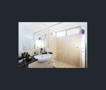 Easy-Care Living in a Prime Pearsall Location - Photo 6