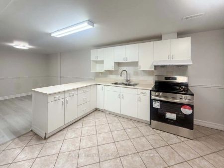 130 Kingslake Road #Lower - Photo 2