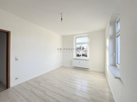 Ihr neues Zuhause: Charmante 2-Raum-Wohnung mit Einbauküchen-Option - Photo 2