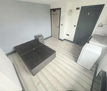 Studio Flat, Helmsdale Road, SW16 - Photo 1