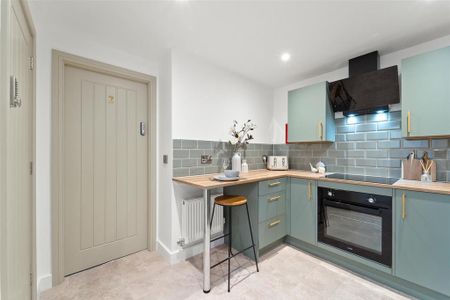 Studio to rent - Photo 2