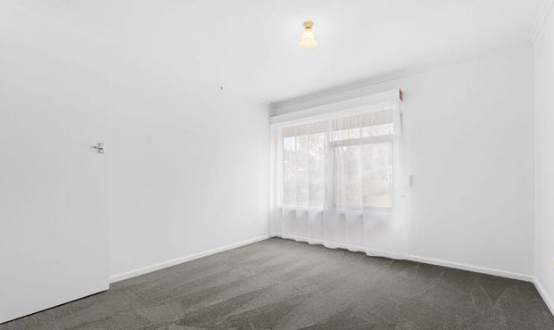 Corner block in a convenient location! - Photo 1