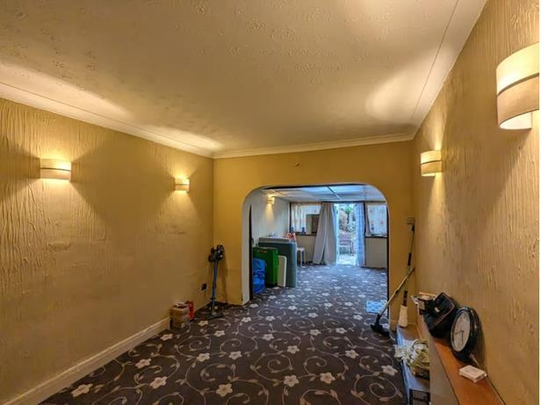 3 bedroom semi-detached bungalow to rent - Photo 1