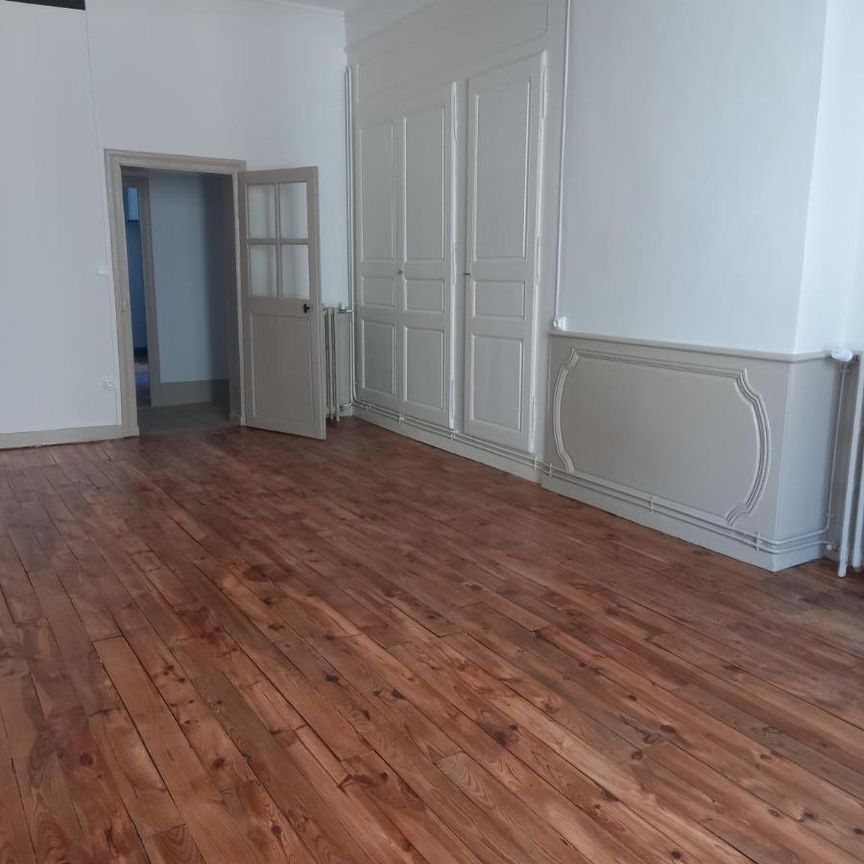 Location Appartement 4 pièces 94m² CLERMONT FERRAND 63000 - Photo 1