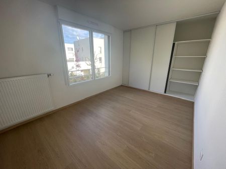 location Appartement T2 DE 42.02m² À CORNEBARIEU - Photo 4