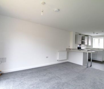 2 bedroom semi-detached house to rent - Photo 2