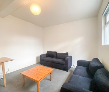 6 bedroom house to rent - Photo 1