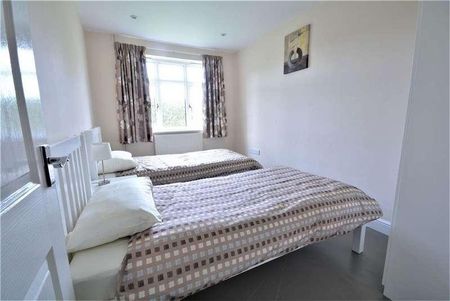 Foulsham, NR20 - Photo 3