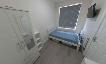 4 bedroom terraced house to rent - Photo 3