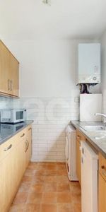 Modern Apartment - Photo 3