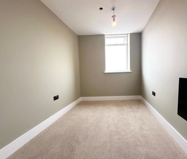 2 bed flat to rent in Sheffield Road, Barnsley, S70 - Photo 3