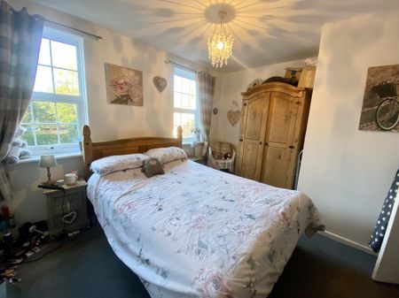 2 bedroom terraced house to rent - Photo 3