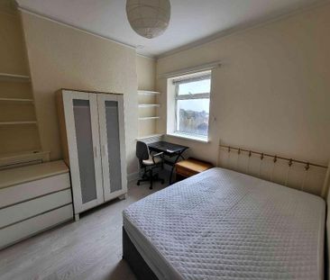 4 bedroom terraced house to rent - Photo 6