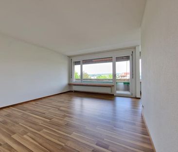 "Grossräumige Wohnung mit Balkon in zentraler Gegend!" - Foto 2