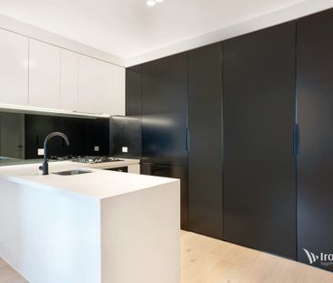 Luxurious Light Filled Apartment In A Central City Location - Photo 6