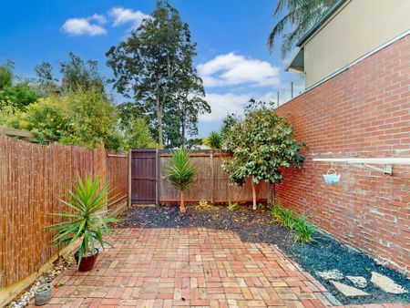 247 Danks Street, Albert Park VIC 3206 - House For Rent | Domain - Photo 3