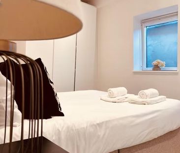 2 bedroom penthouse to rent - Photo 4