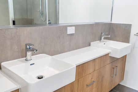 SIMPLY STUNNING! PRIVATE, MODERN & SPACIOUS DUPLEX WITH BUSHLAND BACKDROP! - Photo 2