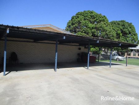 3/19 OFF STREET, Gladstone Central, QLD 4680 - Photo 2