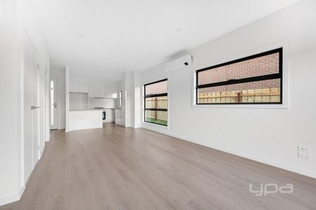 The Pefect Townhouse! - Photo 2
