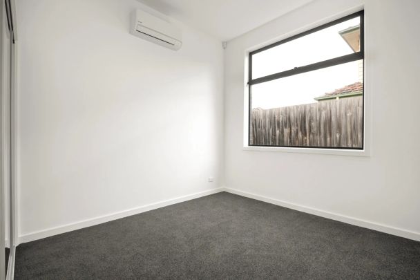 Modern Living with Eco-Friendly Charm - Photo 1