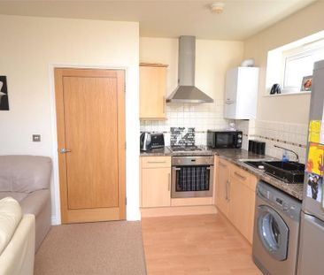 2 bedroom flat to rent - Photo 6