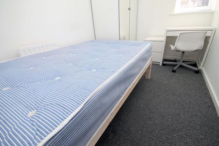 5 bedroom terraced house to rent - Photo 5