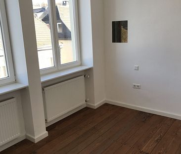 BARRIEREFREIE WOHNUNG MIT STILVOLLEM AMBIENTE IN DER SENIORENWOHNANLAGE KÖNIGSTRASSE - Foto 1