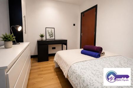 3 Bedroom Flat To Rent - Photo 2