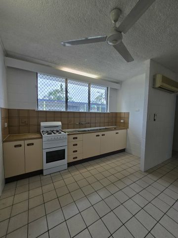 INNER CITY LIVING!!! - Photo 3