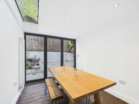 2 bedroom ground floor flat to rent - Photo 5