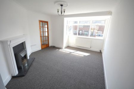 3 bedroom semi-detached house to rent - Photo 2