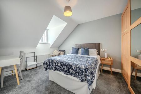 5 bedroom link detached house to rent - Photo 3