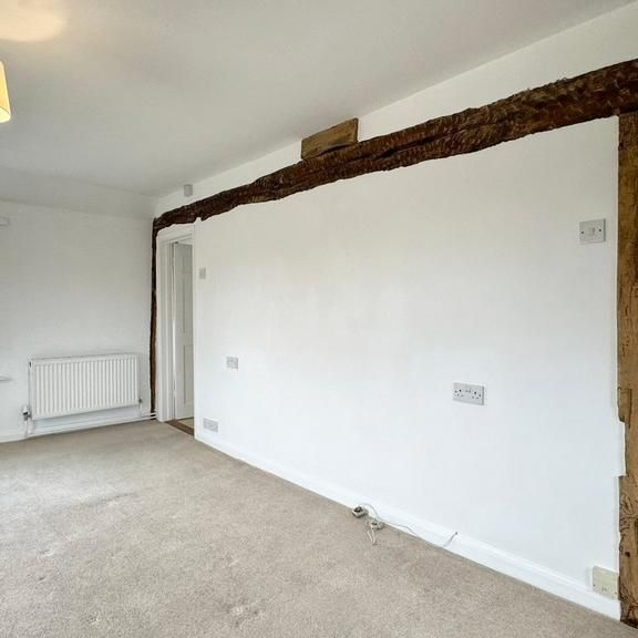 6 bedroom detached house to rent - Photo 1