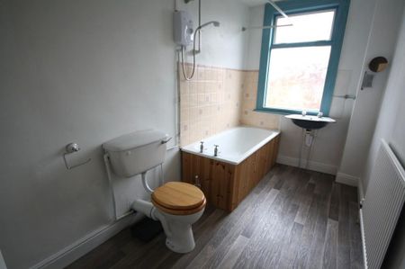 2 bedroom terraced house to rent - Photo 3