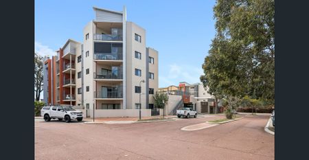 Stop Looking! - Photo 3