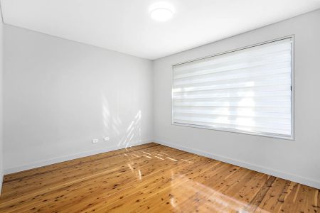 Easy low level maintenance living - Photo 2