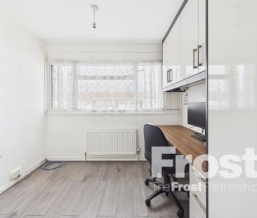 3 bedroom end of terrace house to rent - Photo 5