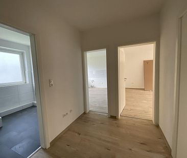 Renovierung befindet sich im Endspurt! Großzügige 2-Zimmer-Wohnung mit neuem Duschbad und Balkon! - Photo 6