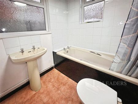 3 bedroom terraced house to rent - Photo 5