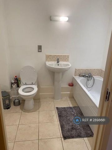 2 bedroom flat to rent - Photo 3