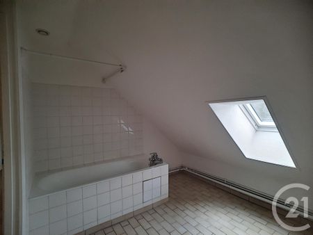 Location Appartement 3 pièces 85m² CREPY EN VALOIS 60800 - Photo 3