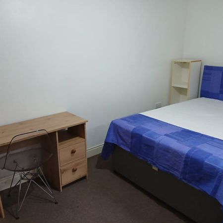 Room in a Shared House, Reservoir Close, CR7 - Photo 3