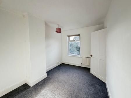 3 bedroom Terraced House To Let - Photo 3