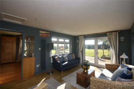 4 bedroom detached house to rent - Photo 2